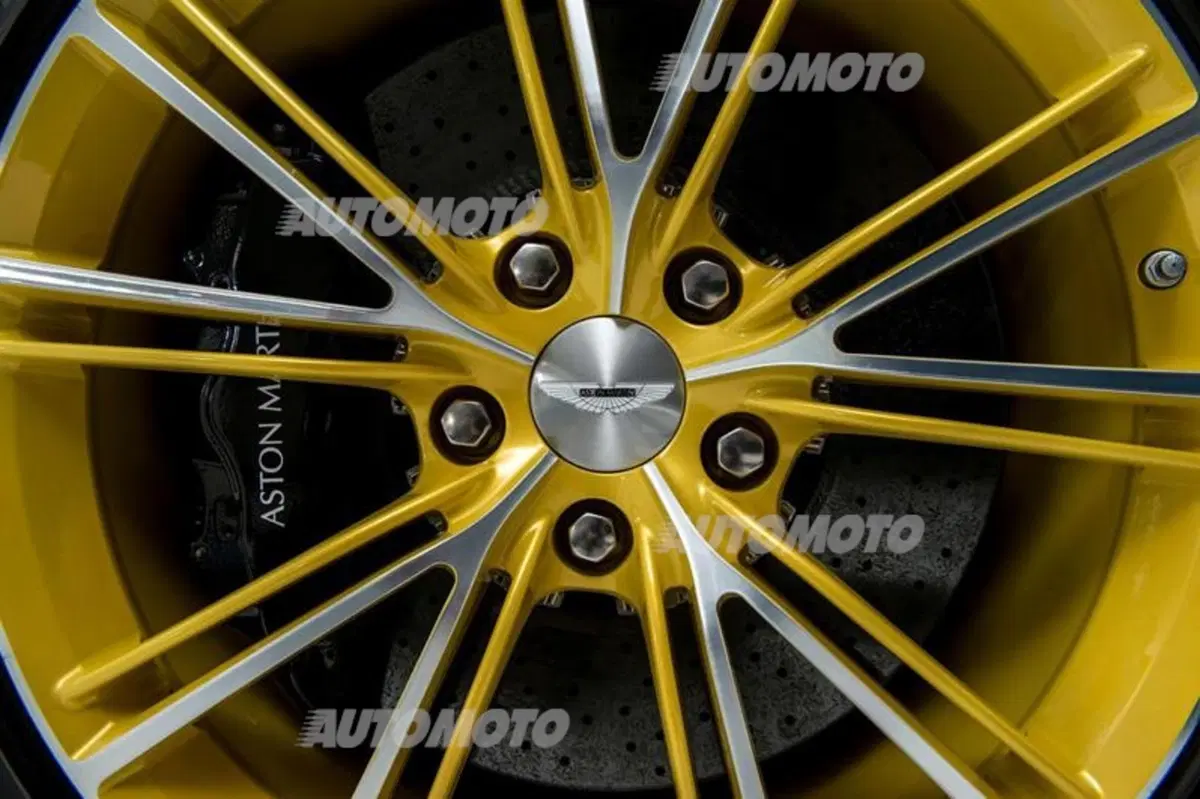 Aston Martin Works: 60 anni di attività festeggiati con 6 Vanquish da urlo (23)