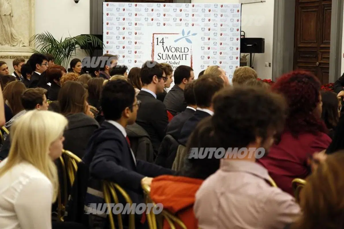 Mazda è di nuovo partner ufficiale del Summit dei Premi Nobel per la Pace (6)