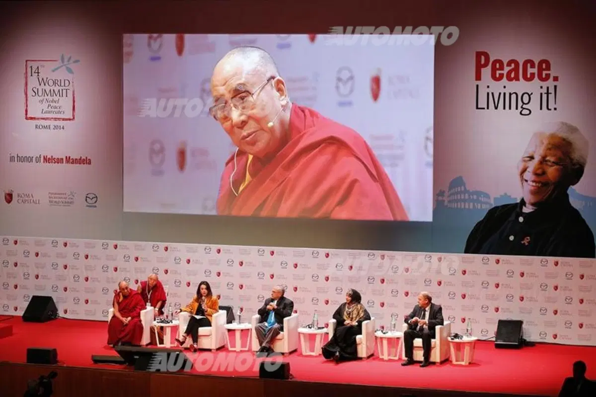 Mazda è di nuovo partner ufficiale del Summit dei Premi Nobel per la Pace (7)