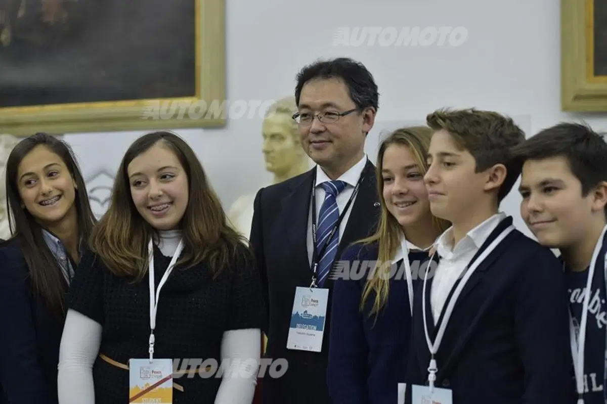 Mazda è di nuovo partner ufficiale del Summit dei Premi Nobel per la Pace (8)
