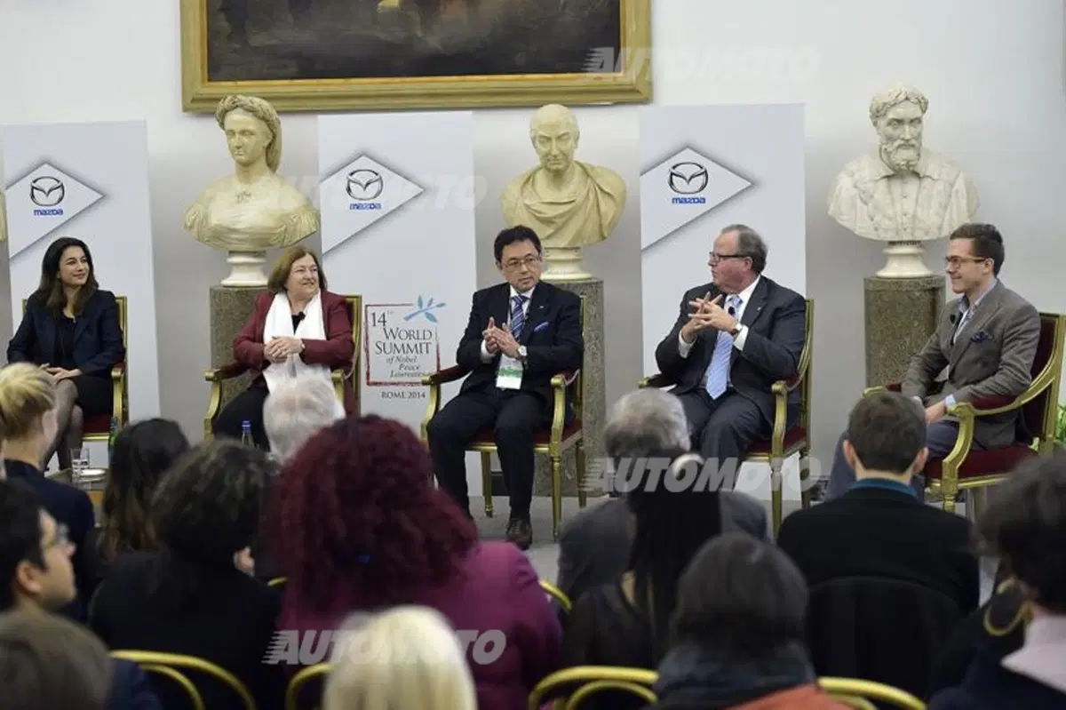 Mazda è di nuovo partner ufficiale del Summit dei Premi Nobel per la Pace (9)