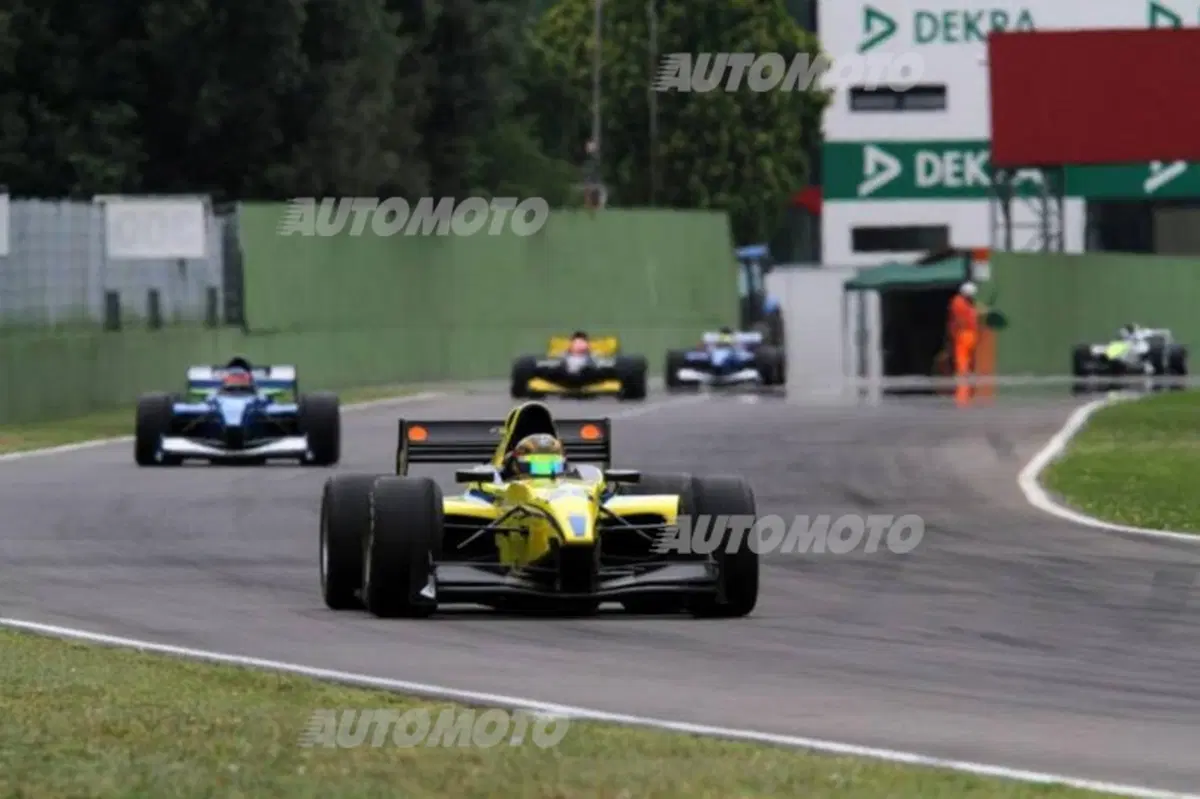 Kevin Giovesi, l'italiano che sogna la F1: «Ce la metterò tutta» (13)