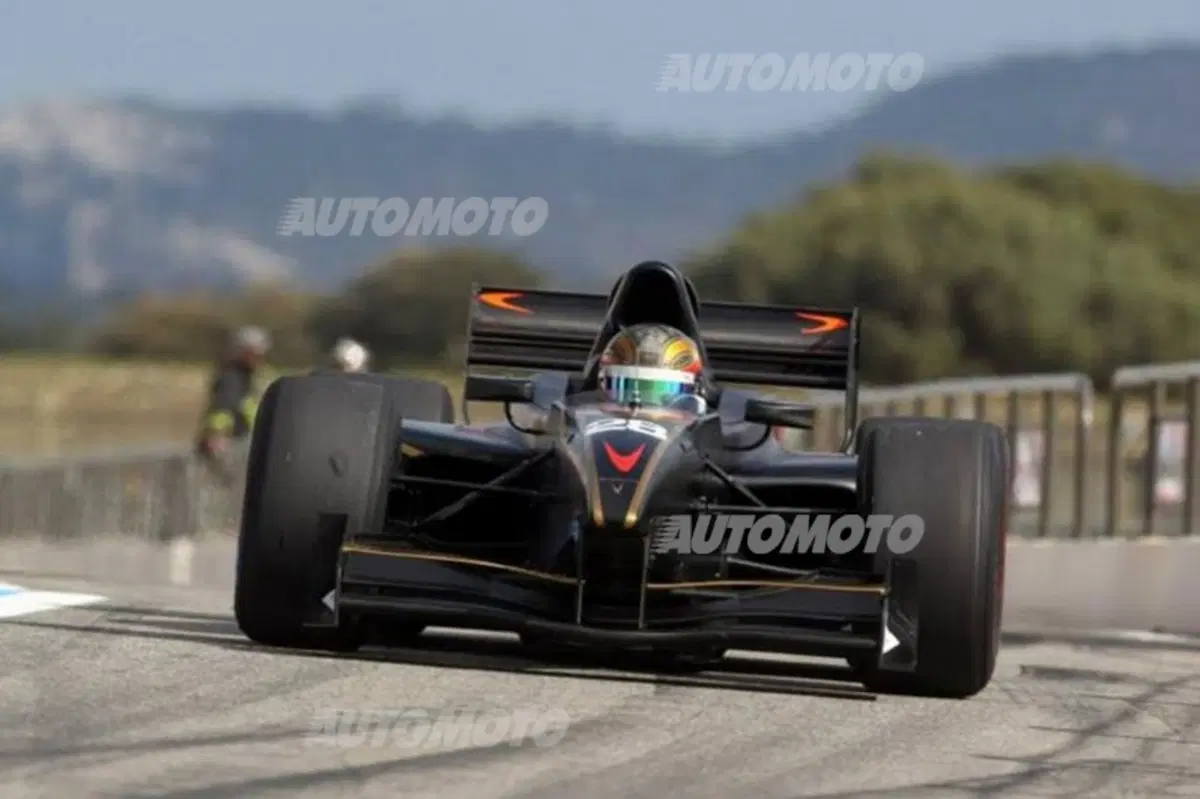 Kevin Giovesi, l'italiano che sogna la F1: «Ce la metterò tutta» (14)