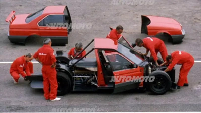 Alfa Romeo 164 Pro-car 3.0 V10: un missile da oltre 350 all'ora
