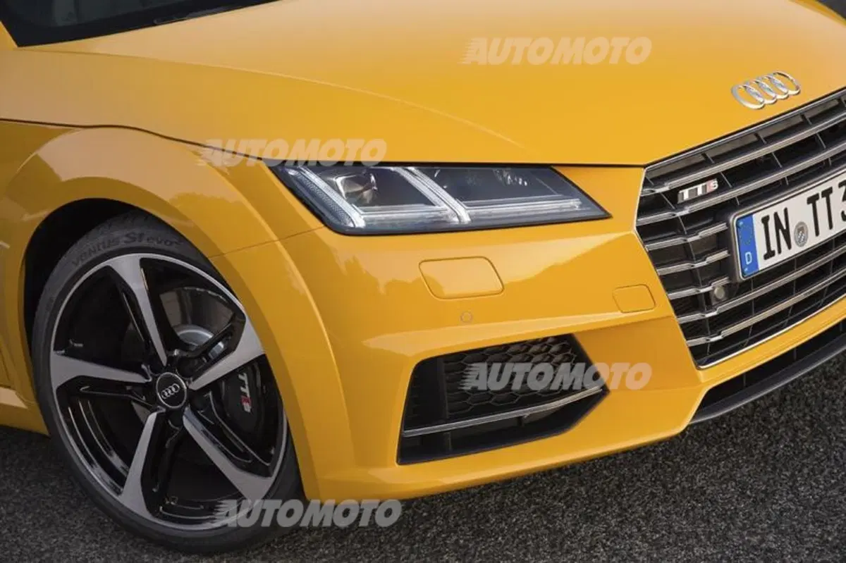 Nuove Audi TTS coupé e TT Roadster. Prezzi e dettagli per l'Italia (11)