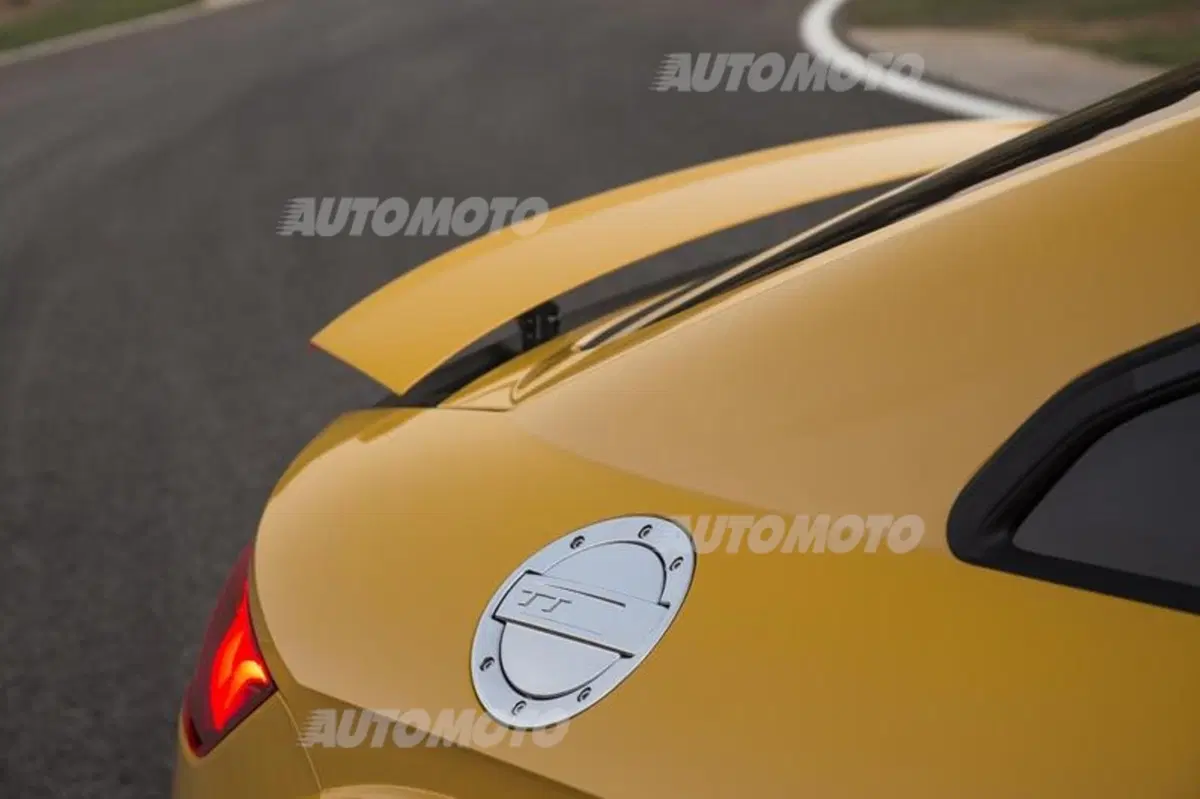 Nuove Audi TTS coupé e TT Roadster. Prezzi e dettagli per l'Italia (13)