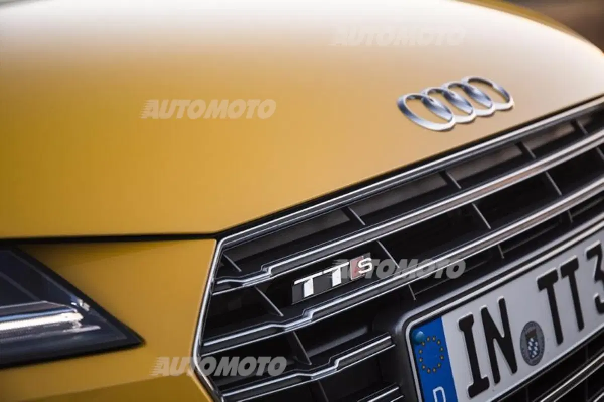 Nuove Audi TTS coupé e TT Roadster. Prezzi e dettagli per l'Italia (14)