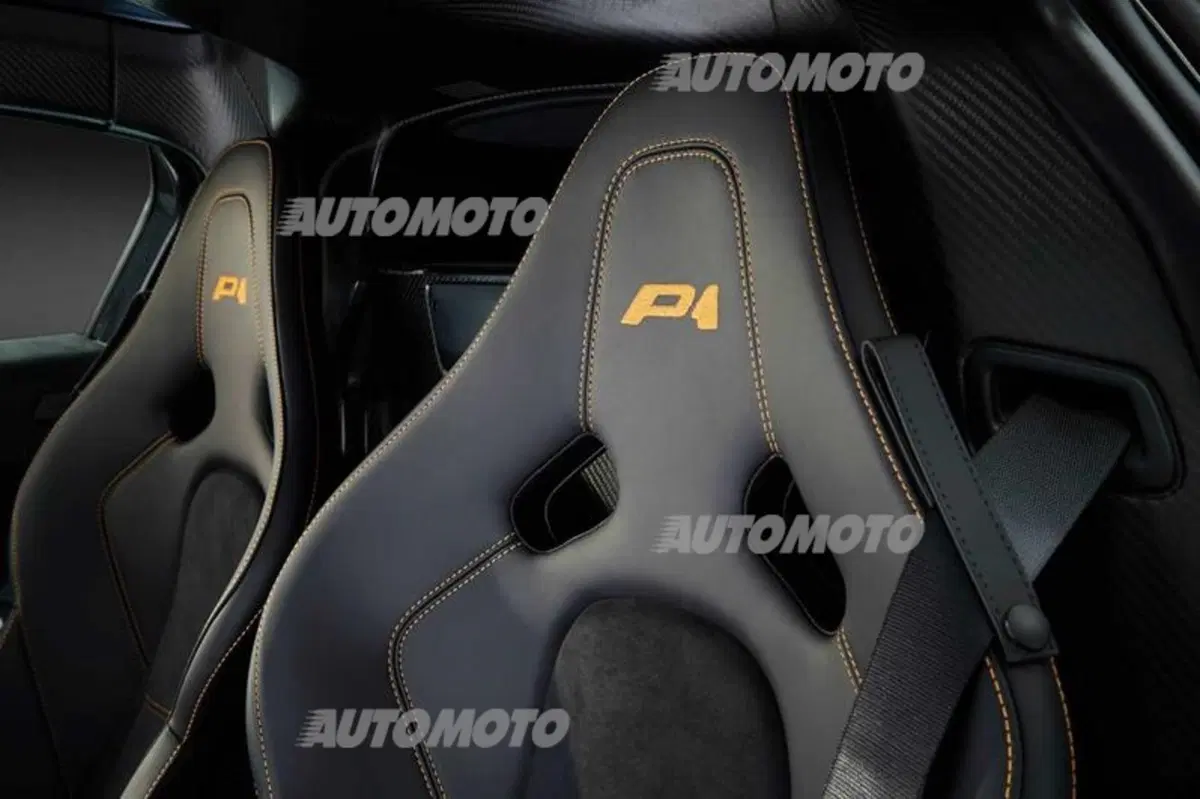 McLaren P1 Gulf, livrea azzurro-arancio per la supercar inglese (11)