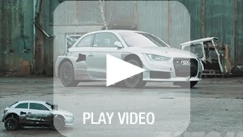 L'Audi S1 del Rallycross sfida la sua "strana" gemella. Il video &egrave; elettrizzante