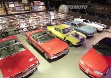 Una collezione di Mustang, in scala, lunga 25 metri