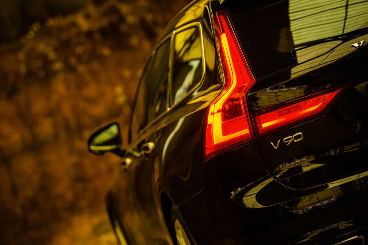 Volvo S90 e V90: scopri gli interni "svedesi" nel video a 360° (15)