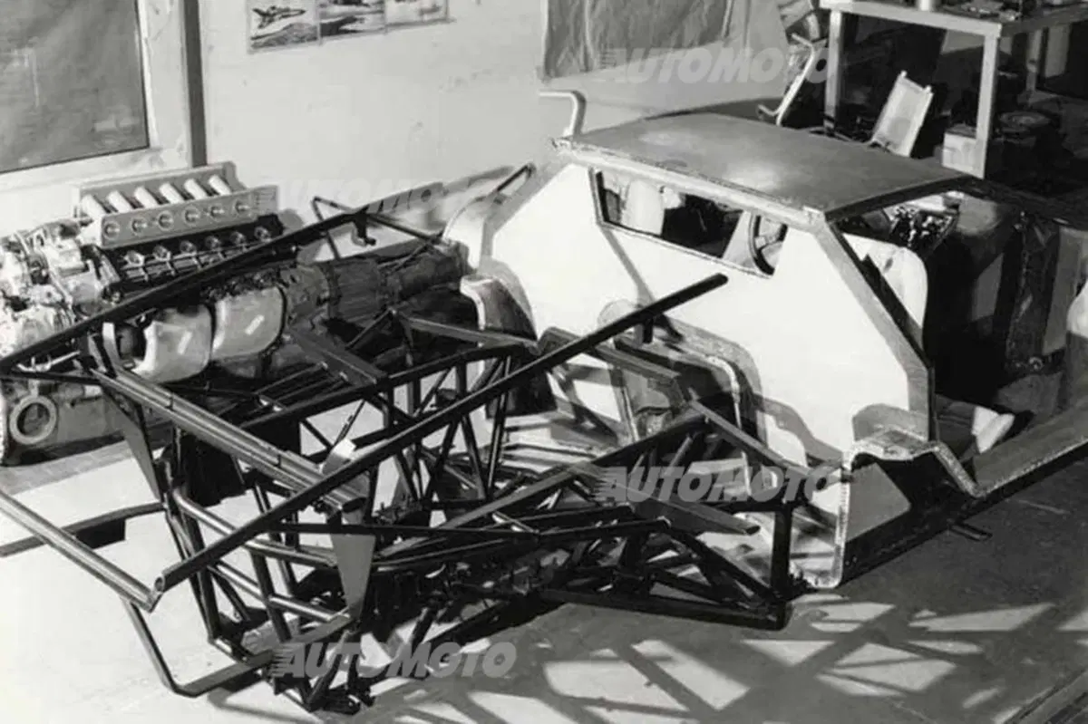 Lamborghini Countach Evoluzione: la superleggera sfortunata ideata da Pagani (10)