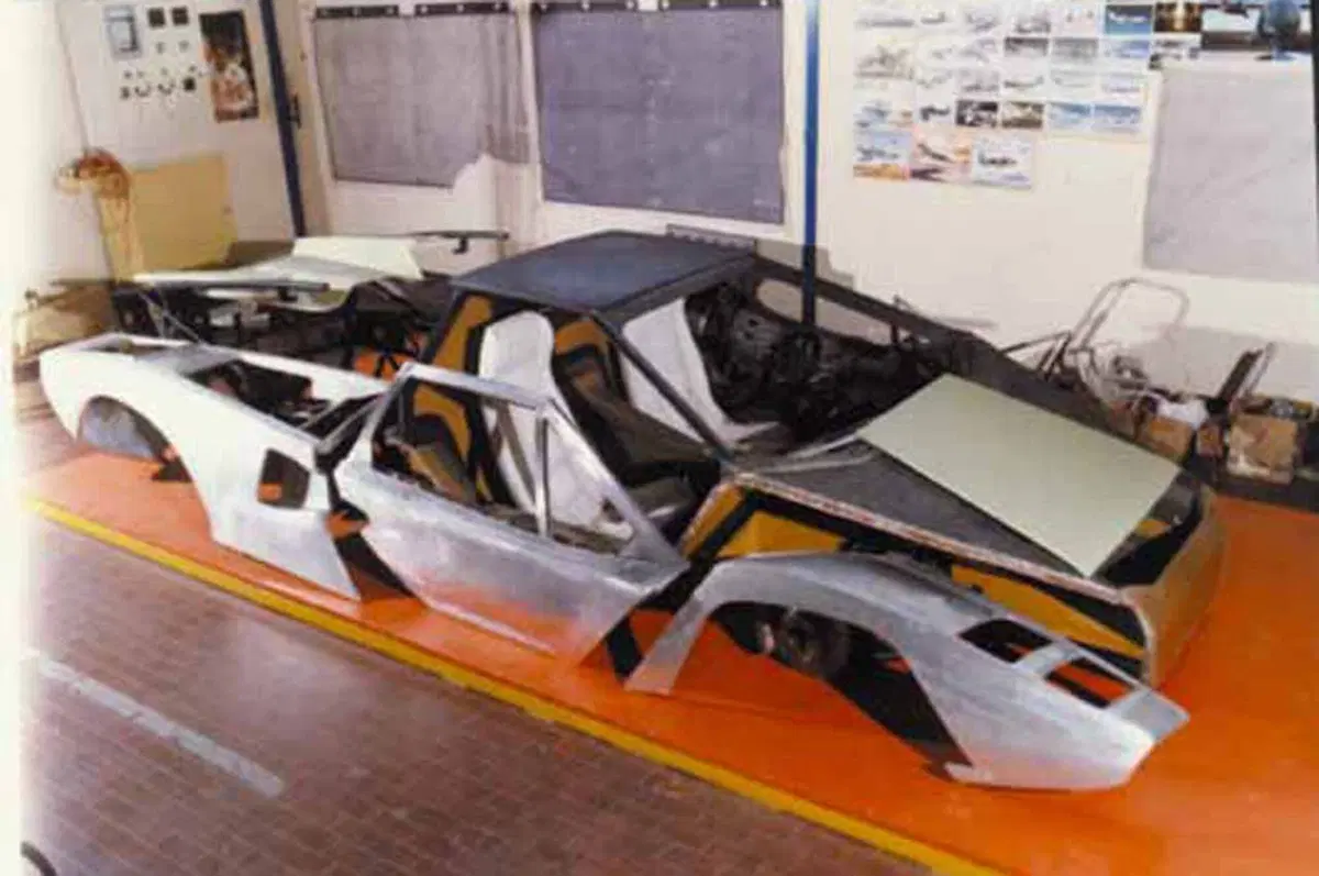 Lamborghini Countach Evoluzione: la superleggera sfortunata ideata da Pagani (11)