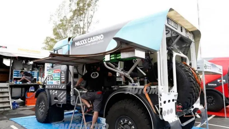 Dakar 2015. La doppia immensit&agrave; del "paddock" a Tecnopolis