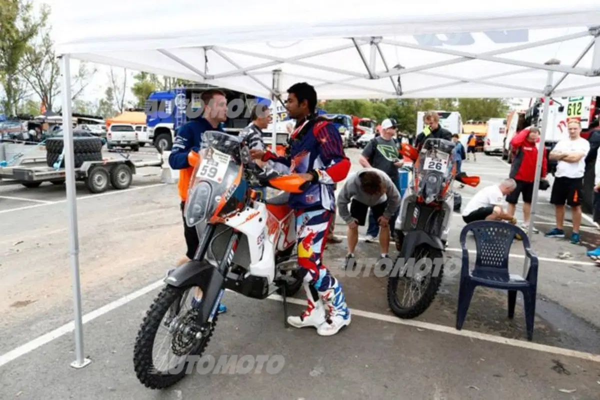 Dakar 2015. La doppia immensità del "paddock" a Tecnopolis (3)