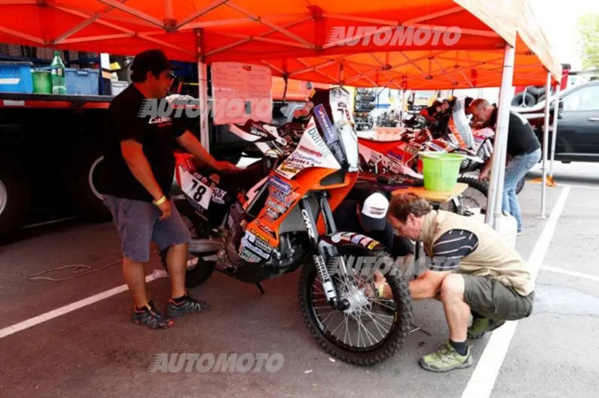 Dakar 2015. La doppia immensità del "paddock" a Tecnopolis (8)