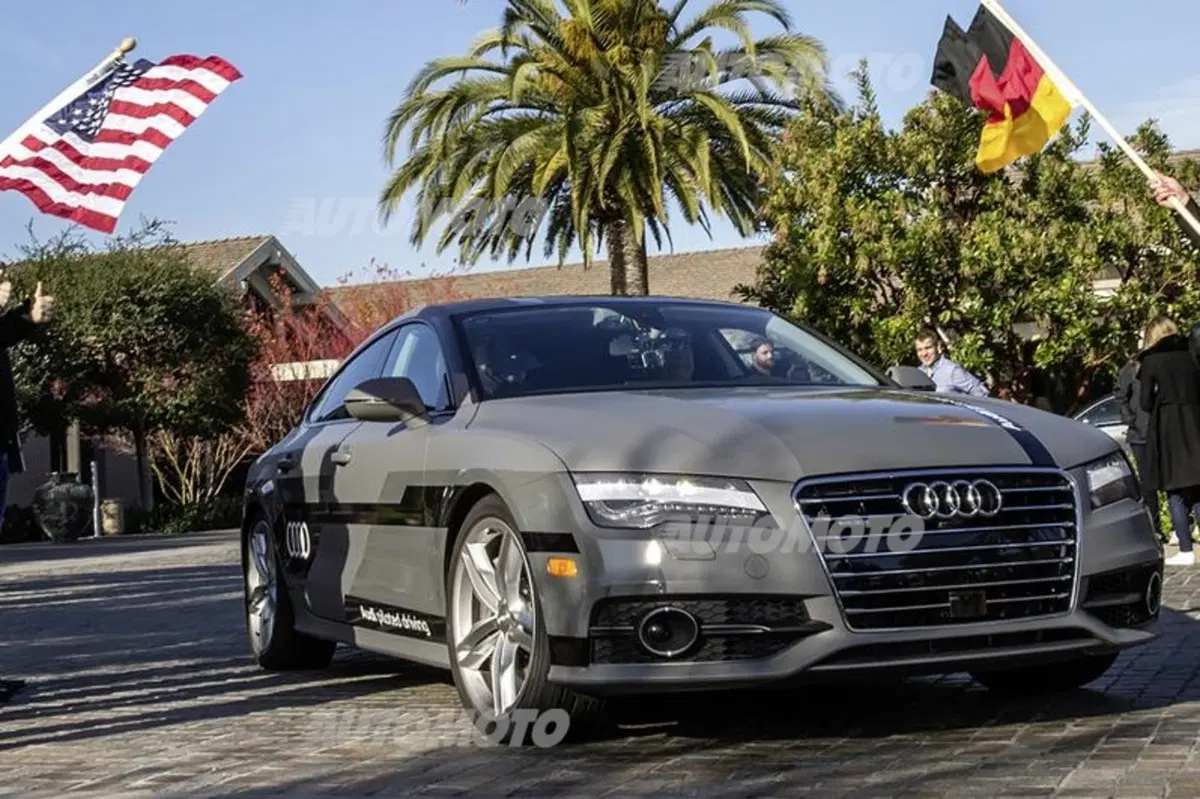 Audi A7 piloted driving concept: 900 km fino a Las Vegas senza pilota