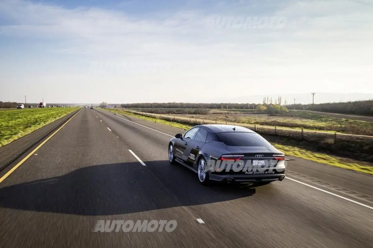 Audi A7 piloted driving concept: 900 km fino a Las Vegas senza pilota (7)