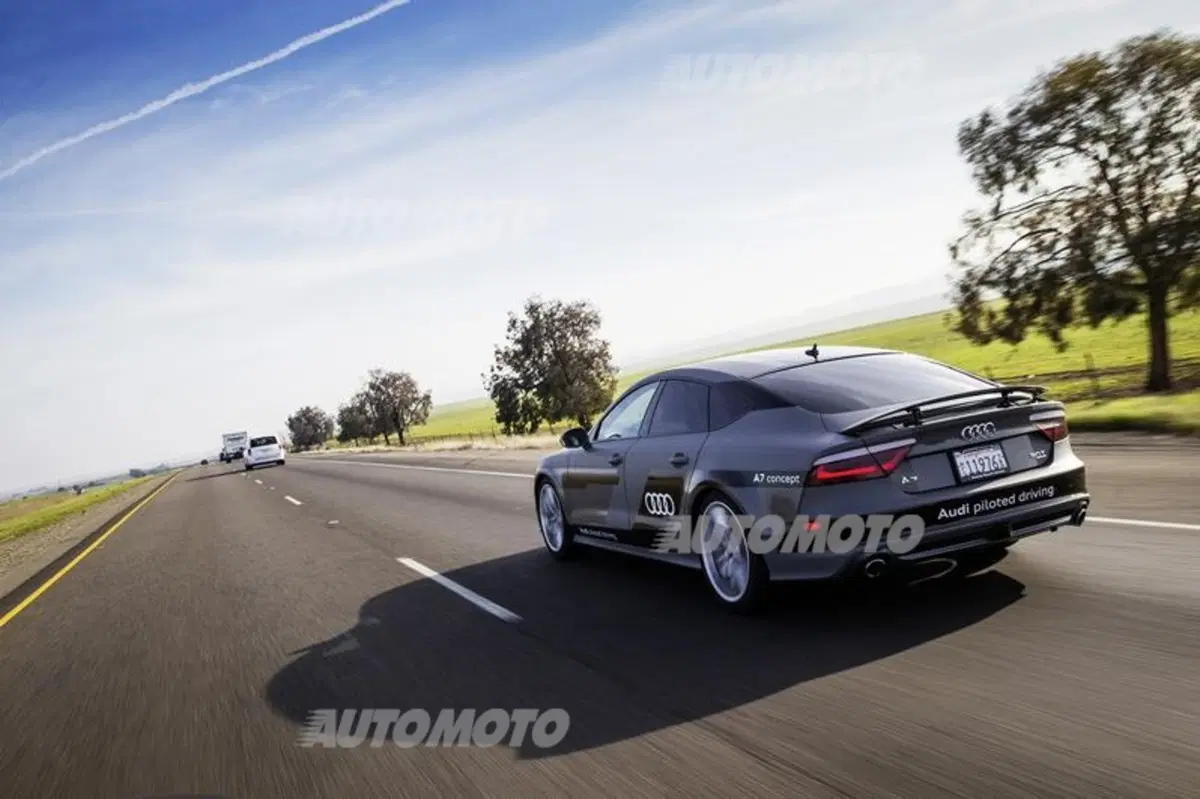 Audi A7 piloted driving concept: 900 km fino a Las Vegas senza pilota (19)