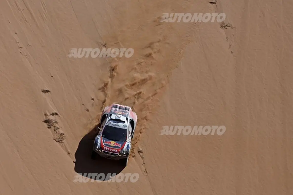 Dakar 2015, tutte le Peugeot sono ancora in gara. E una ha "rischiato" di vincere (4)