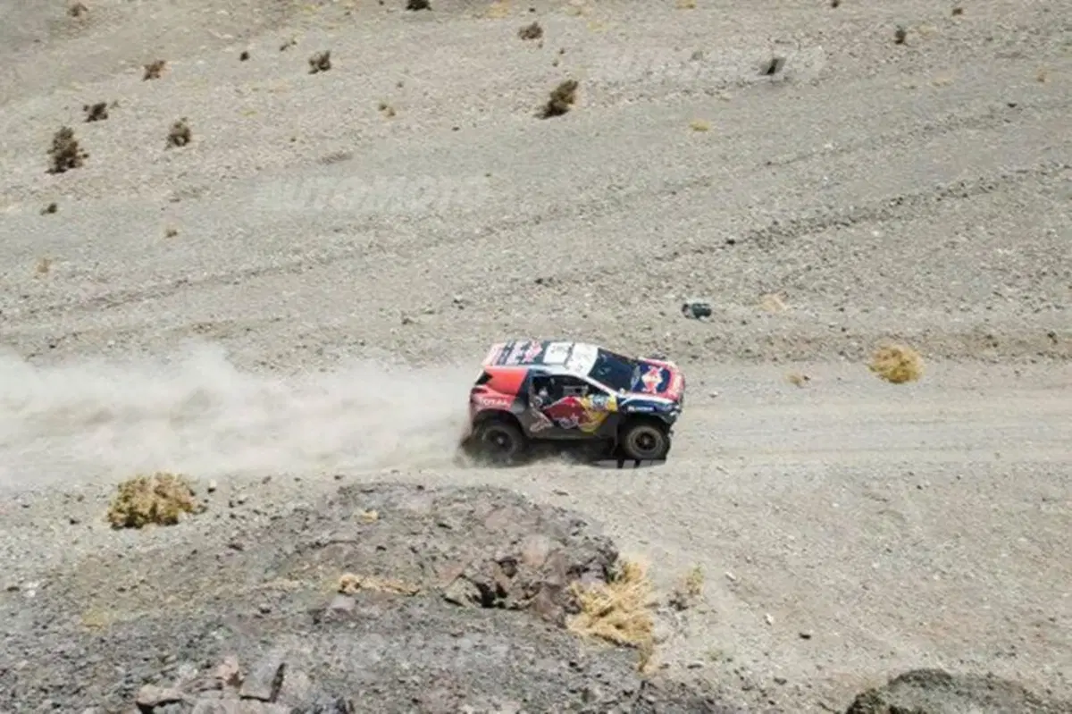 Dakar 2015, tutte le Peugeot sono ancora in gara. E una ha "rischiato" di vincere (5)