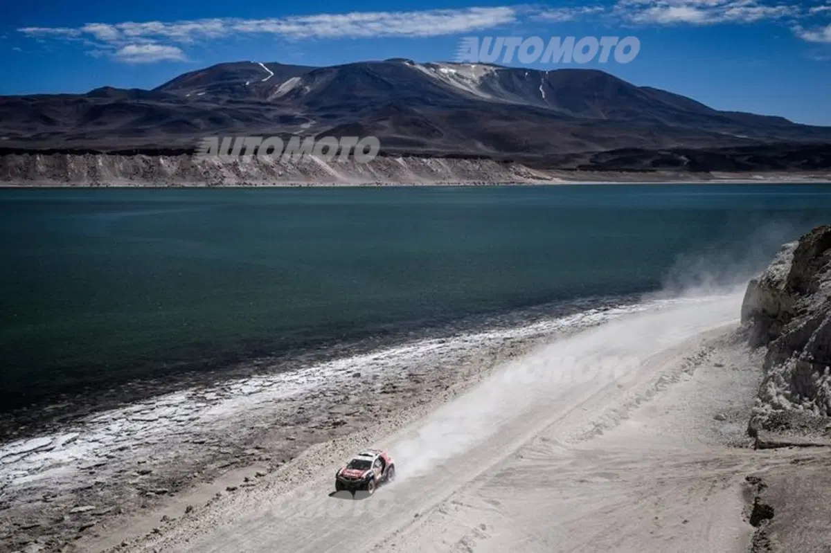 Dakar 2015, tutte le Peugeot sono ancora in gara. E una ha "rischiato" di vincere (6)