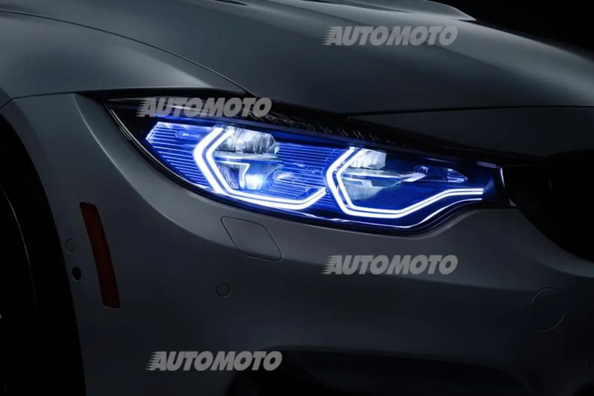 BMW M4 Concept Iconic Lights: fari al laser intelligenti (15)