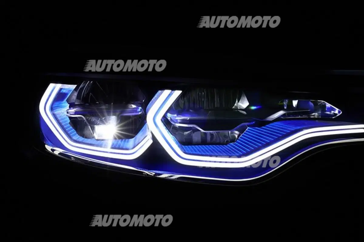 BMW M4 Concept Iconic Lights: fari al laser intelligenti (25)