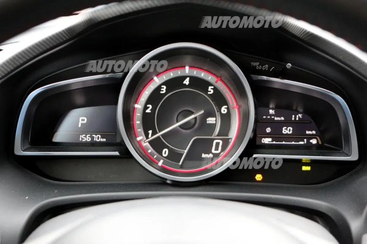 Mazda3 Skyactiv-D (14)