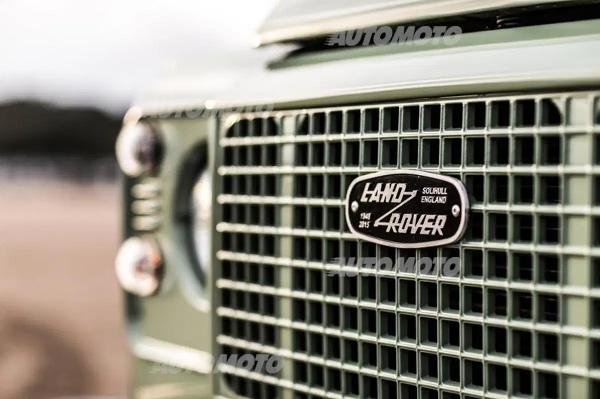 Land Rover Defender: stop alla produzione. Tre edizioni speciali per la fine di un mito (2)