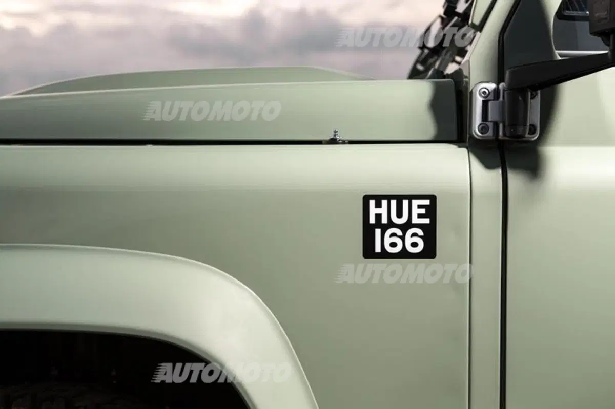Land Rover Defender: stop alla produzione. Tre edizioni speciali per la fine di un mito (3)