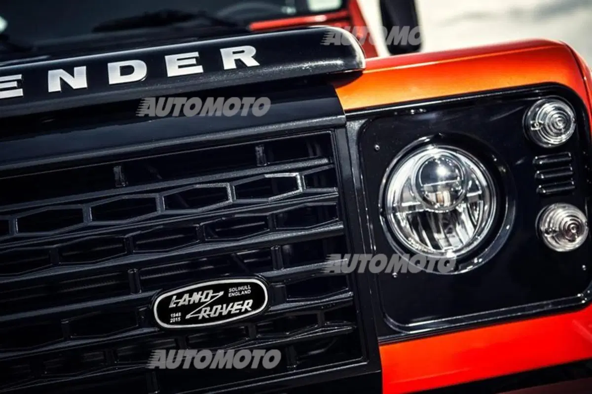 Land Rover Defender: stop alla produzione. Tre edizioni speciali per la fine di un mito (6)