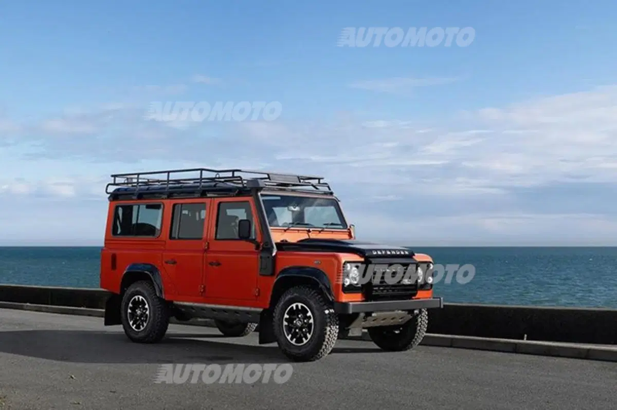 Land Rover Defender: stop alla produzione. Tre edizioni speciali per la fine di un mito (7)