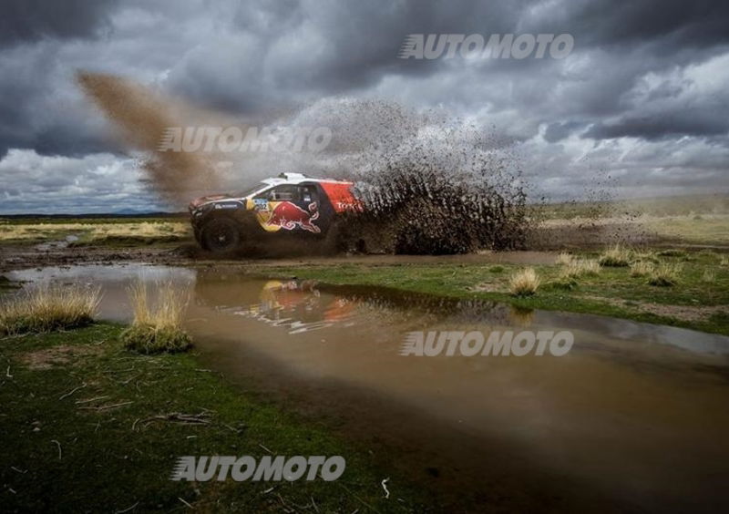 Dakar 2015. Prima notte solitaria per le debuttanti Peugeot 2008 DKR