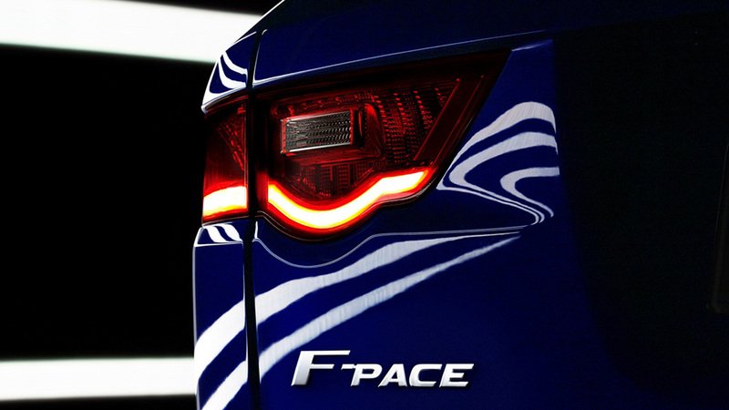 Jaguar F-Pace, la prima crossover del Giaguaro. Il teaser