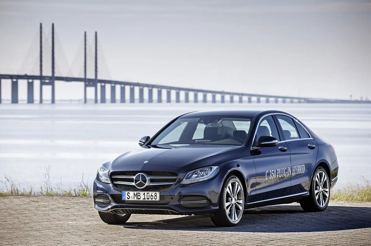 Mercedes Classe C Plug-in Hybrid: efficienza sportiva