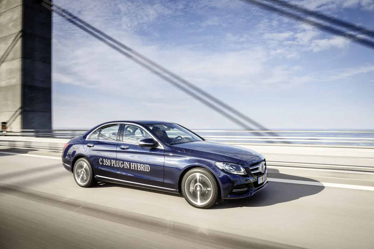 Mercedes Classe C Plug-in Hybrid: efficienza sportiva (2)