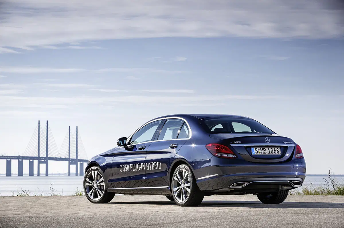 Mercedes Classe C Plug-in Hybrid: efficienza sportiva (3)