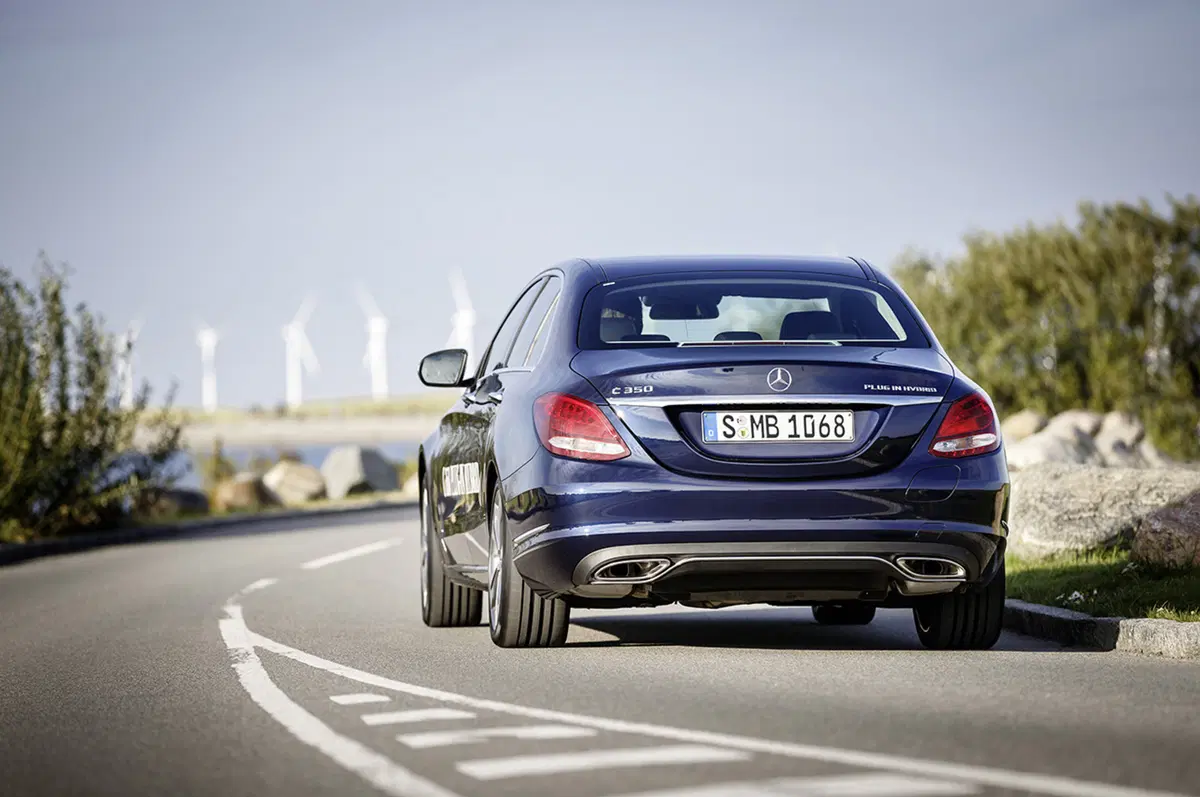 Mercedes Classe C Plug-in Hybrid: efficienza sportiva (4)
