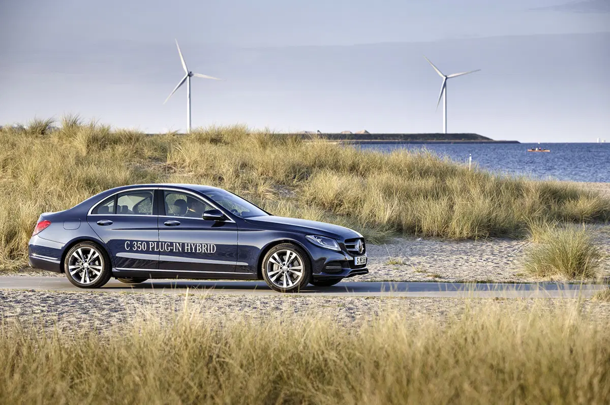 Mercedes Classe C Plug-in Hybrid: efficienza sportiva (5)