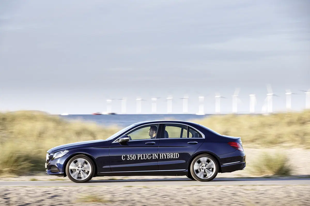 Mercedes Classe C Plug-in Hybrid: efficienza sportiva (6)