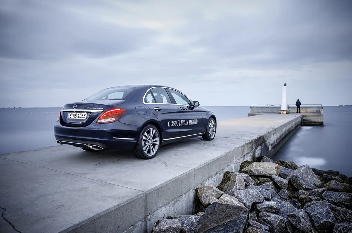 Mercedes Classe C Plug-in Hybrid: efficienza sportiva (7)