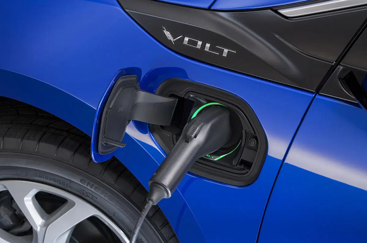 Nuova Chevrolet Volt: più lontani (in elettrico) con meno peso (11)