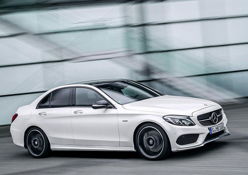 Mercedes Sport C450 AMG Sport berlina e station: 367 CV e look sportivo