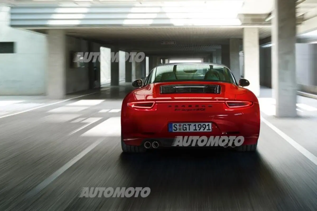 Porsche 911 Targa 4 GTS: spettacolare mix per il 50° (4)