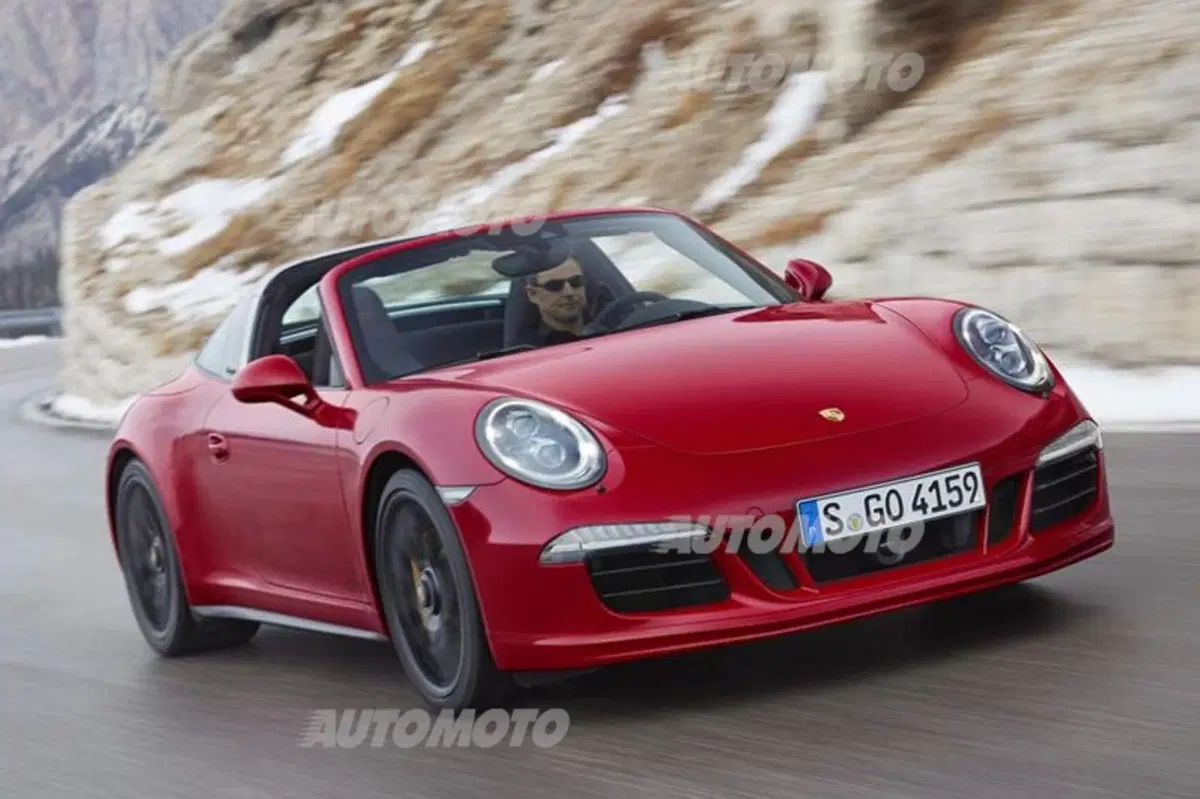 Porsche 911 Targa 4 GTS: spettacolare mix per il 50° (6)