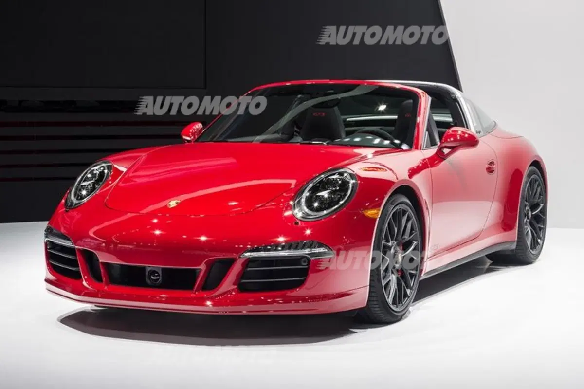 Porsche 911 Targa 4 GTS: spettacolare mix per il 50° (9)