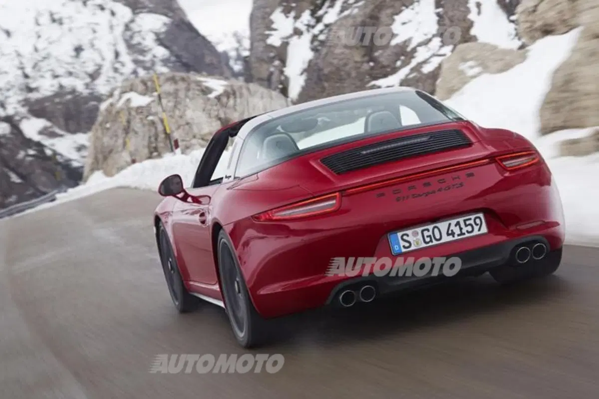 Porsche 911 Targa 4 GTS: spettacolare mix per il 50° (12)