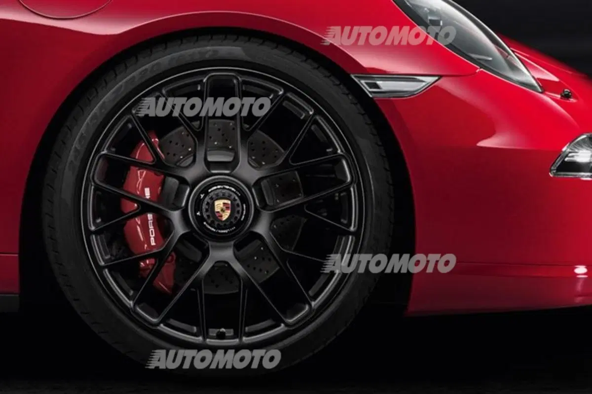 Porsche 911 Targa 4 GTS: spettacolare mix per il 50° (19)