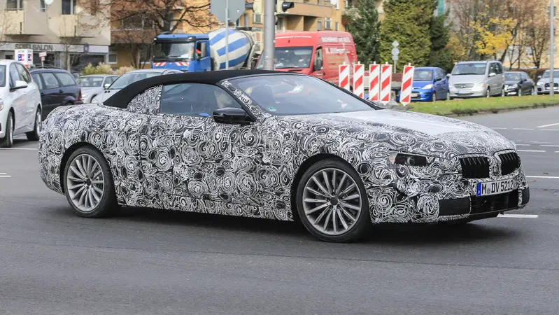 Nuove BMW Serie 8 Coup&eacute; e Cabrio: ecco il primo video spia
